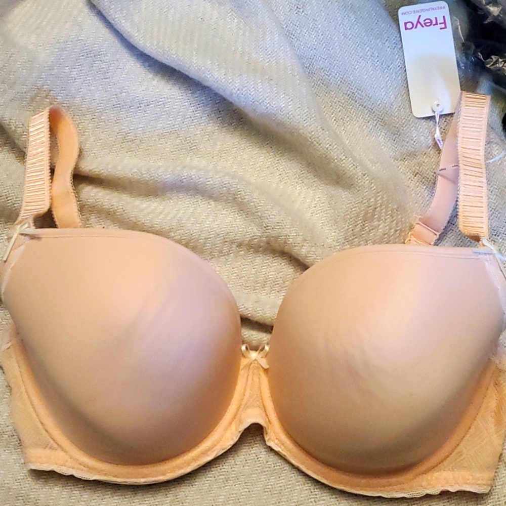 Freya Deco Vibe Tshirt Bra 32FF (UK)